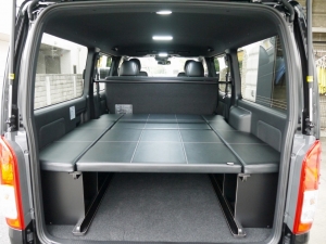 ハイエースバン4型新車　２８００ディーゼルターボ４ＷＤ　ダークプライム