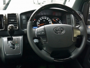 ハイエースバン4型新車　２８００ディーゼルターボ４ＷＤ　ダークプライム