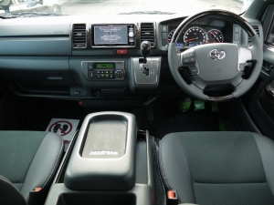 ハイエースバン4型新車　２８００ディーゼルターボ４ＷＤ　ダークプライム