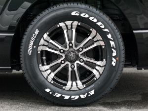 ハイエースバン4型新車　２８００ディーゼルターボ４ＷＤ　ダークプライム
