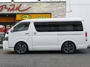 ハイエースバンワイドバン　４ＷＤ