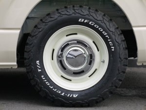 ハイエースワゴン4型新車　４ＷＤ　６AT　