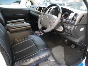 ハイエースワゴン4型新車４ＷＤ　６AT　