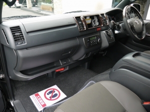 ハイエースバン4型新車　２８００ディーゼルターボ４ＷＤ　ダークプライム