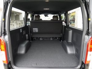 ハイエースバン4型新車　２８００ディーゼルターボ４ＷＤ　ダークプライム
