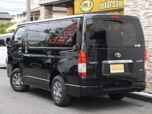 ハイエースバン4型新車　２８００ディーゼルターボ４ＷＤ　ダークプライム