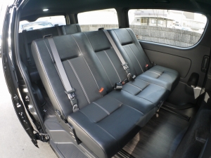 ハイエースバン4型新車　２８００ディーゼルターボ４ＷＤ　ダークプライム
