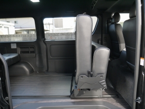 ハイエースバン4型新車　２８００ディーゼルターボ４ＷＤ　ダークプライム