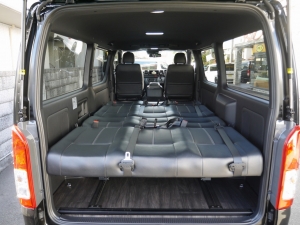 ハイエースバン4型新車　２８００ディーゼルターボ４ＷＤ　ダークプライム