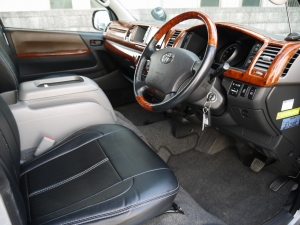 ハイエースワゴングランドキャビン　４ＷＤ