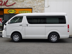 ハイエースワゴン4型新車４ＷＤ　６AT　