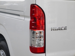 ハイエースワゴン4型新車４ＷＤ　６AT　