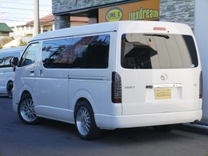 ハイエースワゴン4型新車４ＷＤ　６AT　