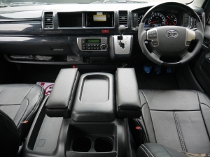 ハイエースワゴン4型新車４ＷＤ　６AT　