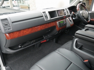 ハイエースワゴン4型新車４ＷＤ　６AT　
