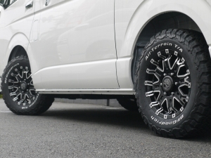 ハイエースワゴン4型新車４ＷＤ　６AT　