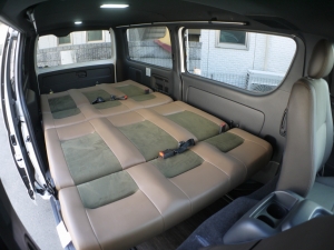 ハイエースバン4型新車　２８００ディーゼルターボ４ＷＤ　ダークプライム