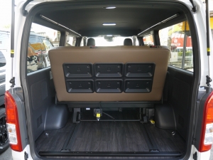 ハイエースバン4型新車　２８００ディーゼルターボ４ＷＤ　ダークプライム