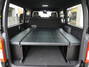 ハイエースバン4型新車　２８００ディーゼルターボ４ＷＤ　ダークプライム