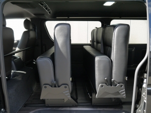 ハイエースバン4型新車　２８００ディーゼルターボ４ＷＤ　ダークプライム