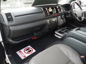 ハイエースバン4型新車　２８００ディーゼルターボ４ＷＤ　ダークプライム