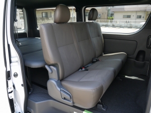 ハイエースバン4型新車　２８００ディーゼルターボ４ＷＤ　ダークプライム