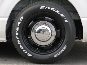 ハイエースバン4型新車　２８００ディーゼルターボ４ＷＤ　ダークプライム
