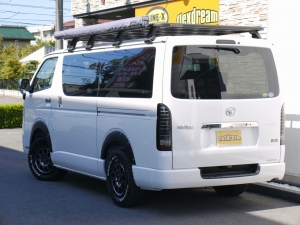 ハイエースバン4型新車　２８００ディーゼルターボ４ＷＤ　ダークプライム