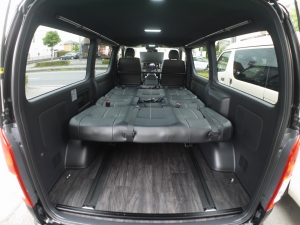 ハイエースバン4型新車　２８００ディーゼルターボ４ＷＤ　ダークプライム