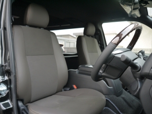 ハイエースバン4型新車　２８００ディーゼルターボ４ＷＤ　ダークプライム