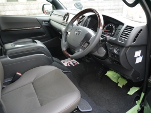 ハイエースバン4型新車　２８００ディーゼルターボ４ＷＤ　ダークプライム