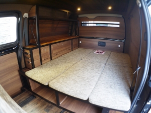 ハイエースバン新車アウトレットセドナ