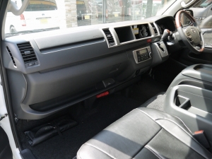 ハイエースワゴン4型新車４ＷＤ　６AT　