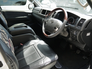 ハイエースワゴン4型新車４ＷＤ　６AT　