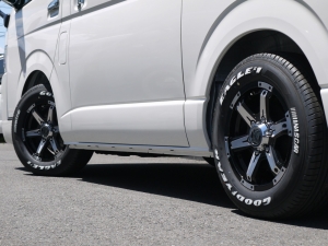 ハイエースワゴン4型新車４ＷＤ　６AT　