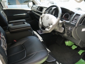 ハイエースワゴン4型新車４ＷＤ　６AT　