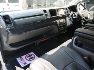 ハイエースワゴン4型新車４ＷＤ　６AT　