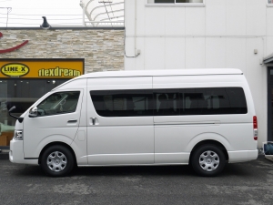 ハイエースワゴン新型　６ＡＴ　