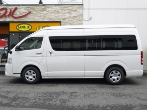ハイエースワゴン新型　６ＡＴ　