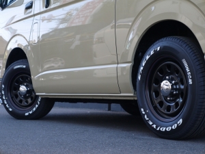 ハイエースワゴン４ＷＤ　ベットキット
