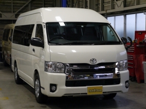 ハイエースＶ新型　６ＡＴ　
