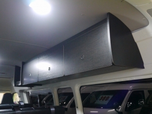 ハイエースバン新型　６ＡＴ　