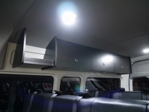ハイエースバン新型　６ＡＴ　