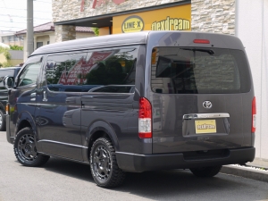 ハイエースバンワイドバン　４ＷＤ　丸目