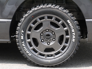 ハイエースバンワイドバン　４ＷＤ　丸目