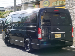 ハイエースバンワイドバン　４ＷＤ　丸目