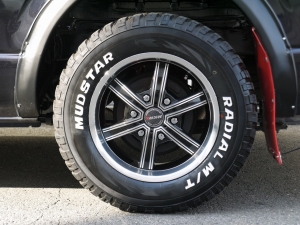 ハイエースバンワイドバン　４ＷＤ　リフトアップ