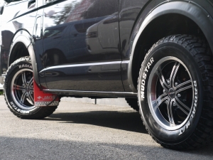 ハイエースバンワイドバン　４ＷＤ　リフトアップ