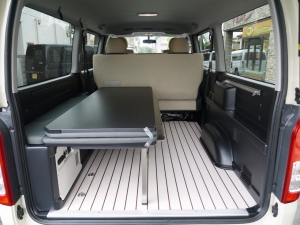 ハイエースバンＳ－ＧＬ　４ＷＤ　リラクベース