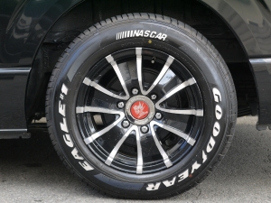 ハイエースワゴンベットキット　フロア施工